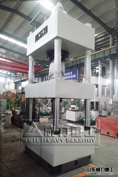 500吨四柱液压机