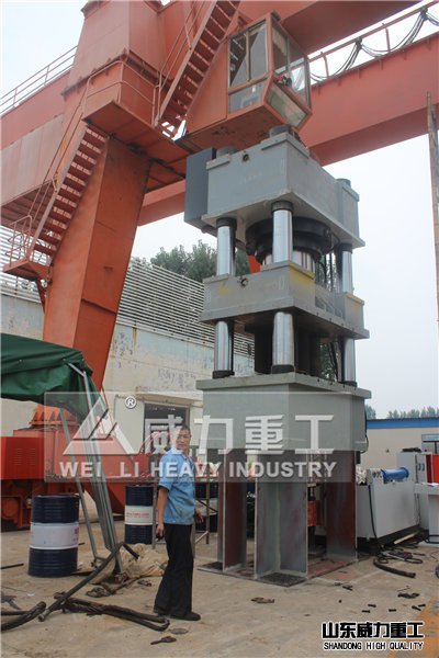 1000吨四柱液压机