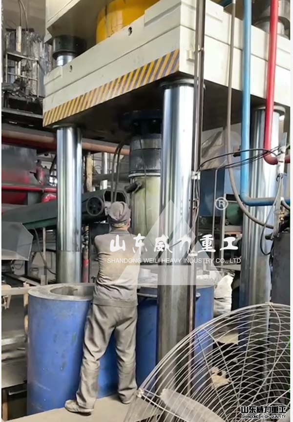 石墨坩埚成型液压机